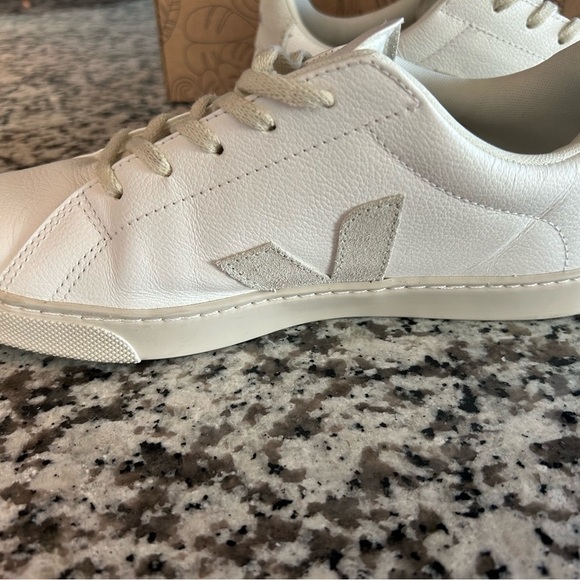 Veja Kids White/ Cream Sneaker Sz 7 - Picture 12 of 12